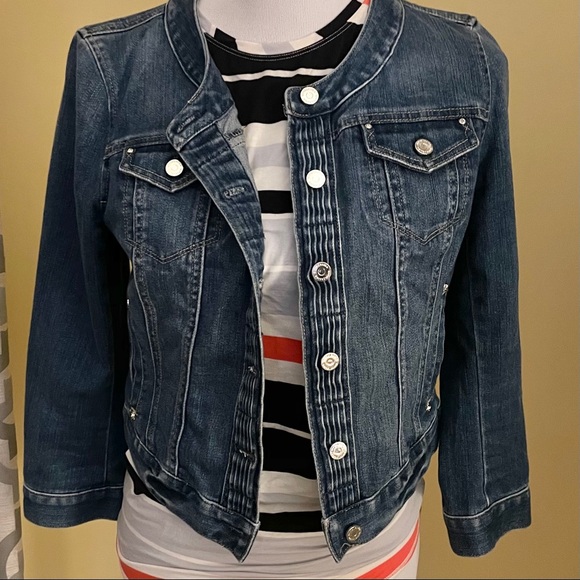 Jackets & Blazers - WHBM Cropped Jean Jacket || GUC || Size 8